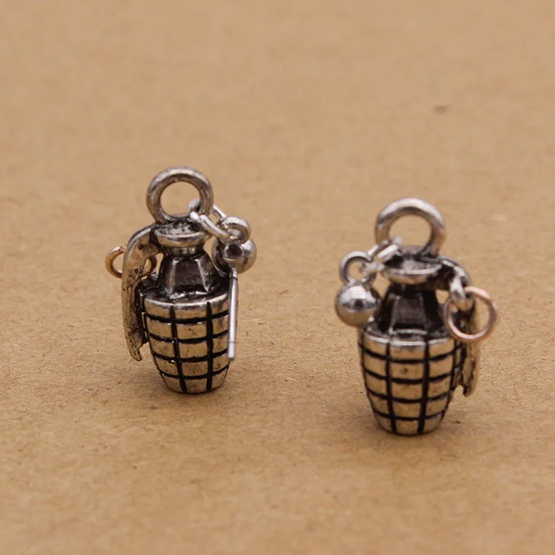 Оригинальные готические запеченные серебряные серьги-подвески в стиле панк с трехмерной текстурой Оригинальные готические запеченные серебряные серьги-подвески в стиле панк с трехмерной текстурой