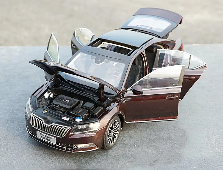 Original factory authentic 1:18 VW SKODA Brand new SUPERB diecast model with small gift