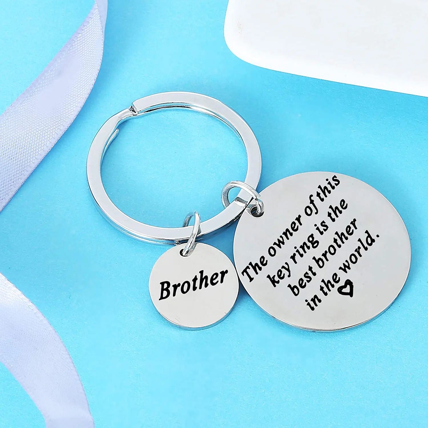 Christmas Gifts for Family Member Grandma Grandpa Mom Dad Sister Brother Keychain Love Funny Gifts (Best Brother in The World)