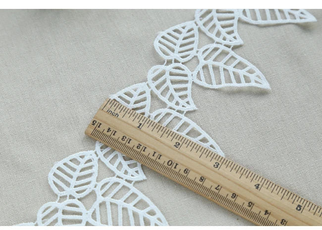 1yard Width:7.7cm Fashion Leaves Ivory White Color Lace Emboried Crochet Laces for Decoration(ss-1009)