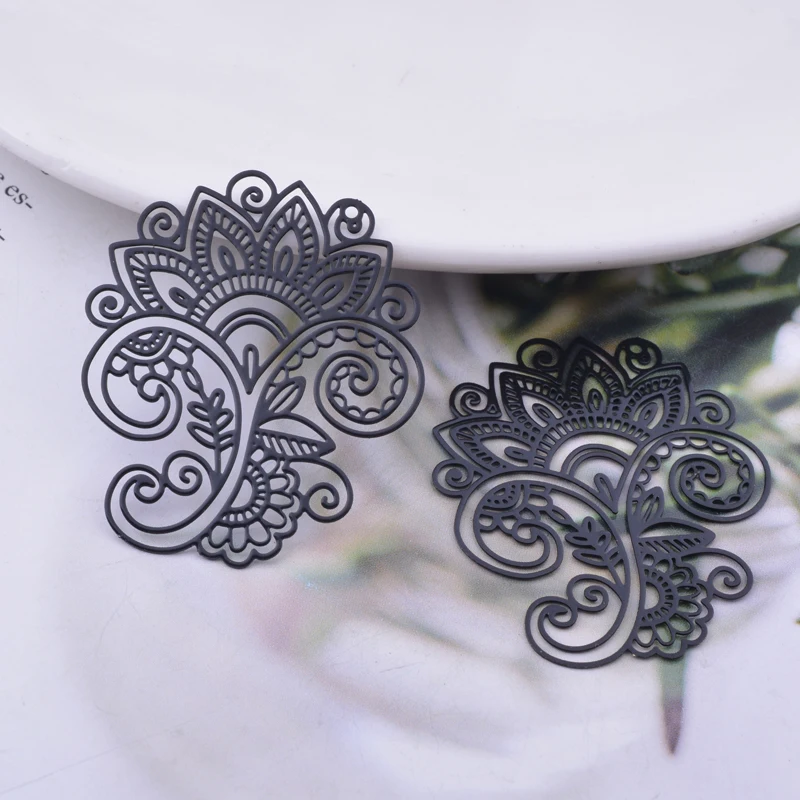 30 Stück AB6582 33*40mm Filigrane Fluoreszenzfarbene Blumenanhänger aus Metall-Messing Dünne Anhänger für Ohrringe – Detail 12