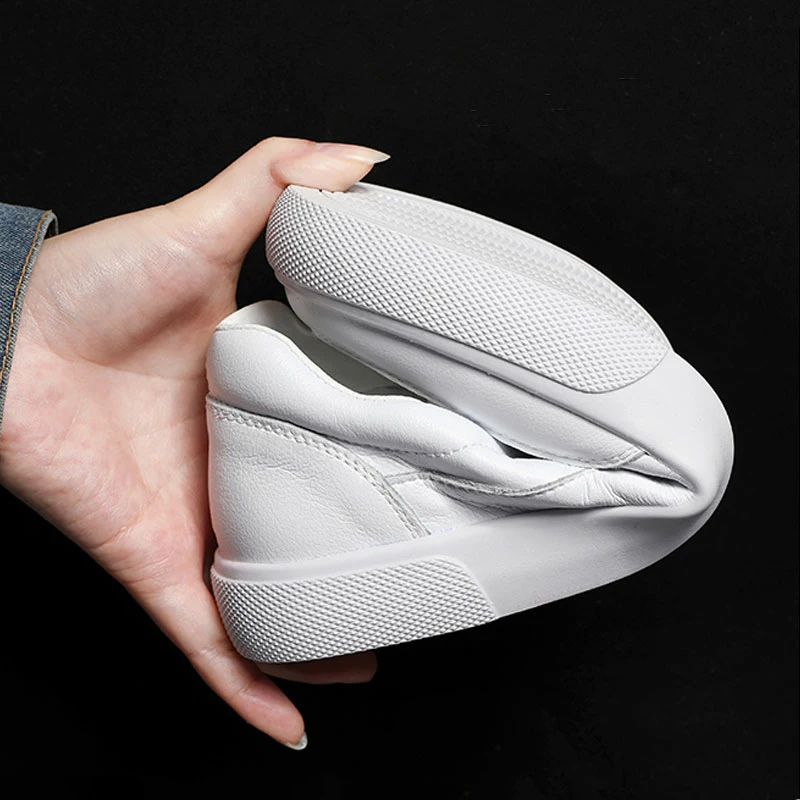 Leather Lady White Leisure Lady Vulcanized Sports Shoes Designer Leather Running Spring and Autumn Thick Soled Shoes Flat Shoes