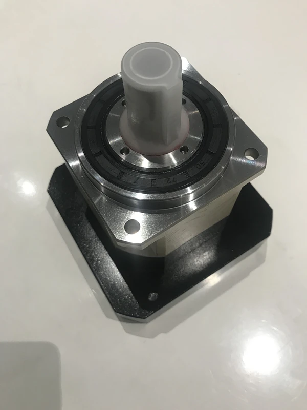 5 acrmin high Precision Helical gear planetary reducer gearbox ratio 3:1 to 10:1 for 130mm frame AC servo motor input shaft 22mm