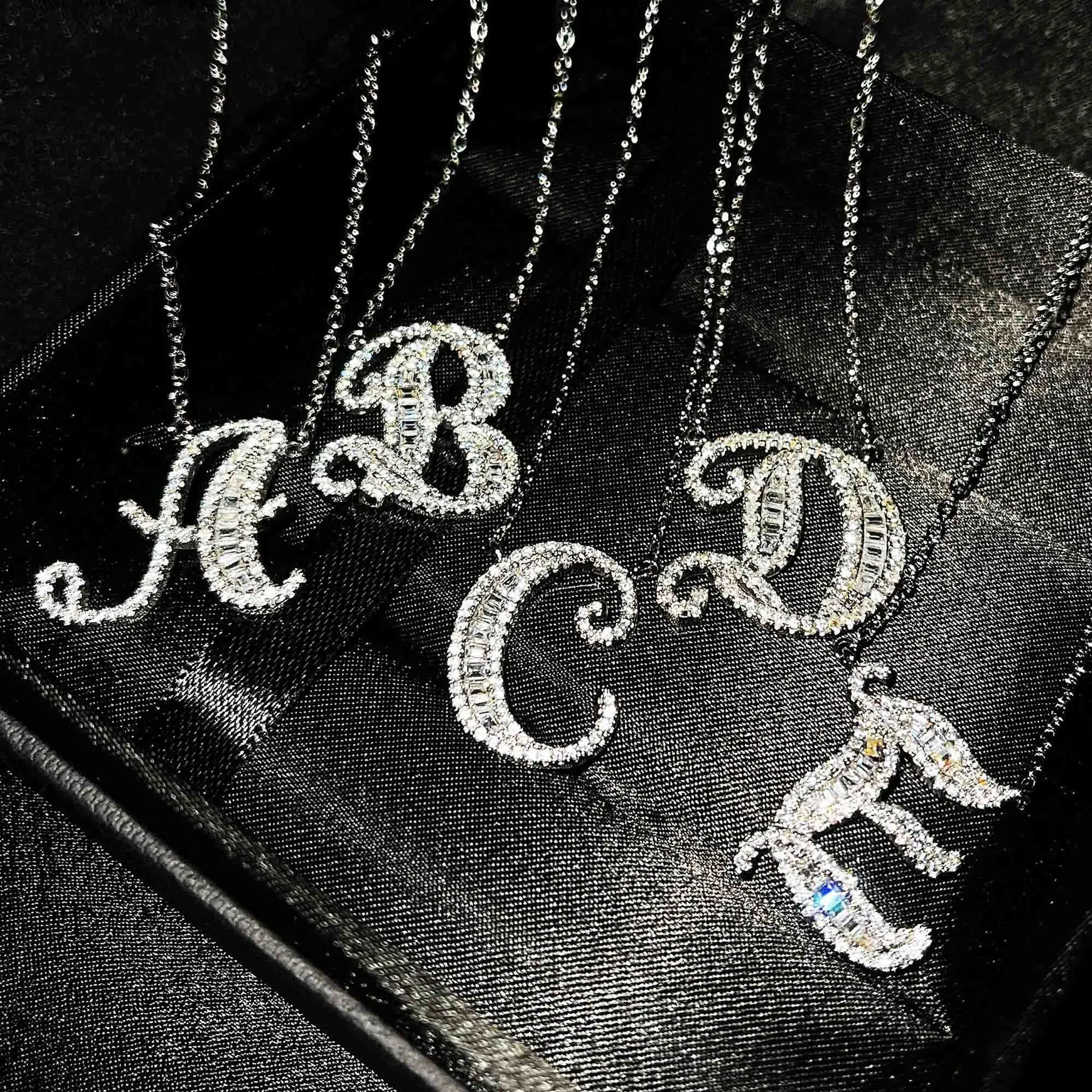 

QTT Luxury Silver Color Necklace Chains English Letter Alphabet Neck Pendants Women Dazzling CZ Necklace Party Jewelry