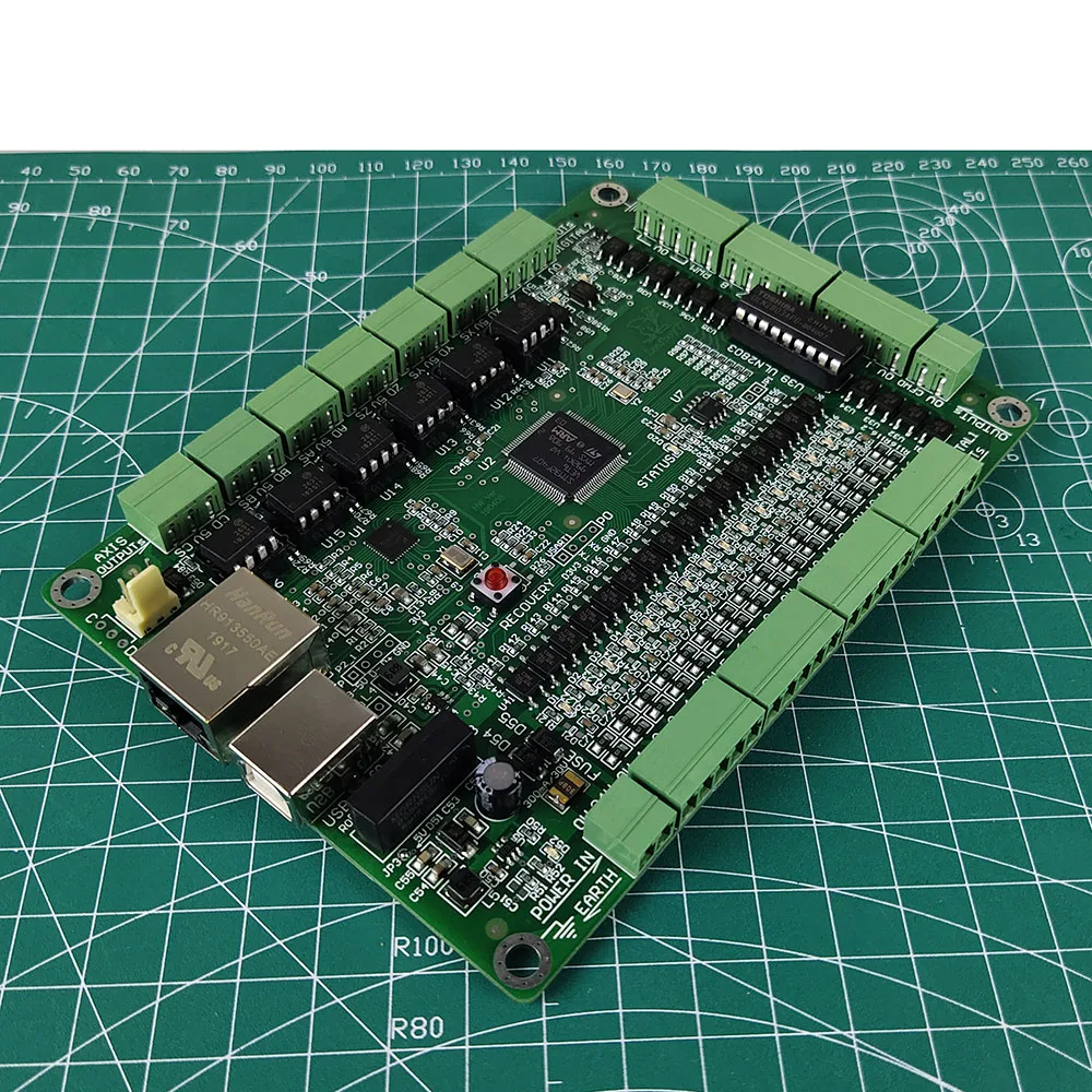 Scheda di controllo operativa mach3 a doppia interfaccia USB/Ethernet a 6 assi Sistema di controllo cnc 500KHz supporta il collegamento a 6 assi