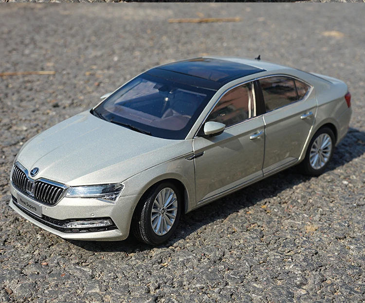 Collective Vehicle Miniature 1/18 ALL New Skoda SUPERB 2020 Diecast Metal MODEL Toy CAR Girls Boys Birthday Gifts