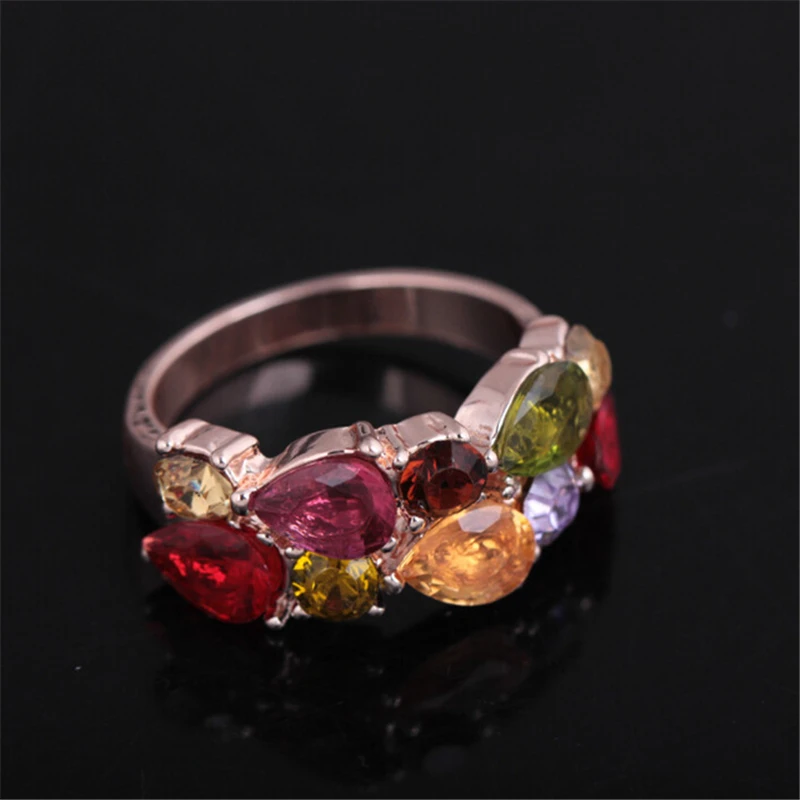 European and American Fashion Colored Crystal Zircon Ring Women\'s Rose Gold Ring Gift Party Luxury Fashion Jewelry