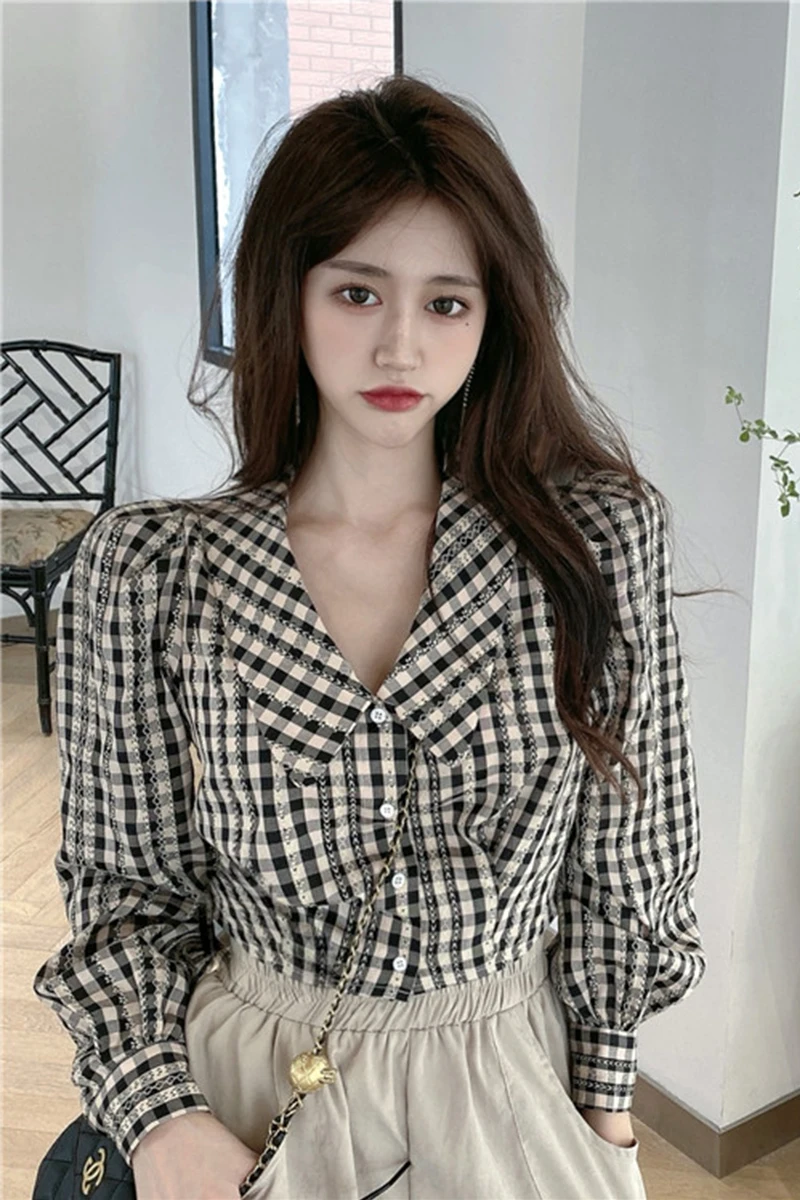 Women Blouses 2020 Autumn New Doll Collar Short Retro Plaid Shirt Long Sleeve Puff Sleeve Cardigan Loose Fashion Tops Shirts