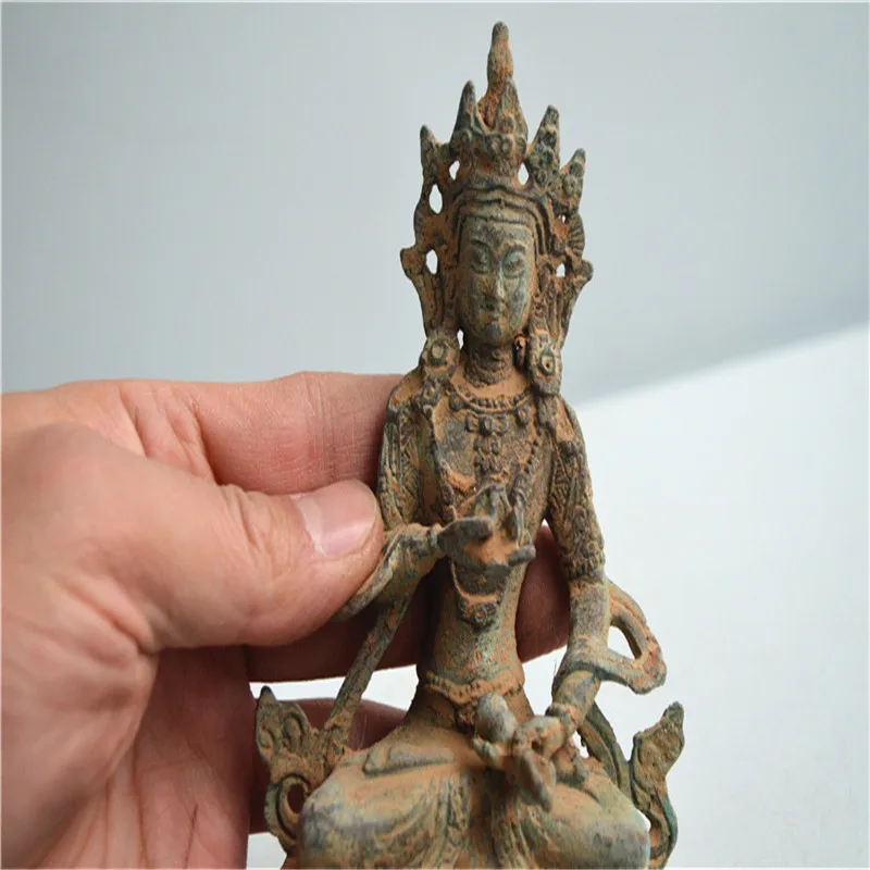 Bronze statues unearthed from antique bronze ornaments decorated with Tangka Bodhisattva