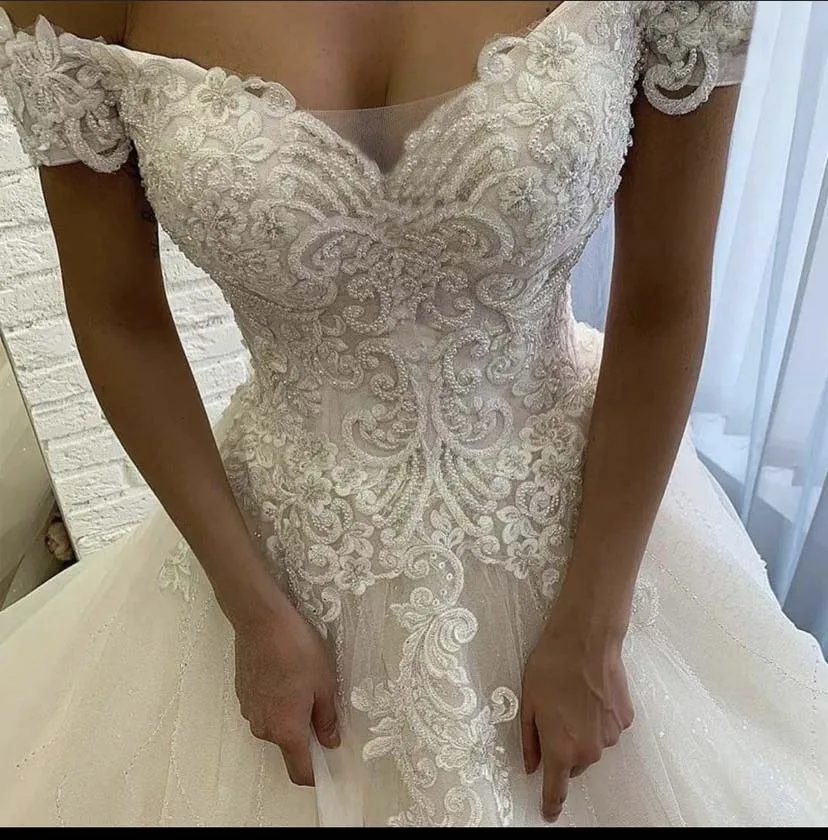 Vintage Off the Shoulder Sweetheart Appliqued Beaded Pearls Shiny Spring Wedding Dresses 2022