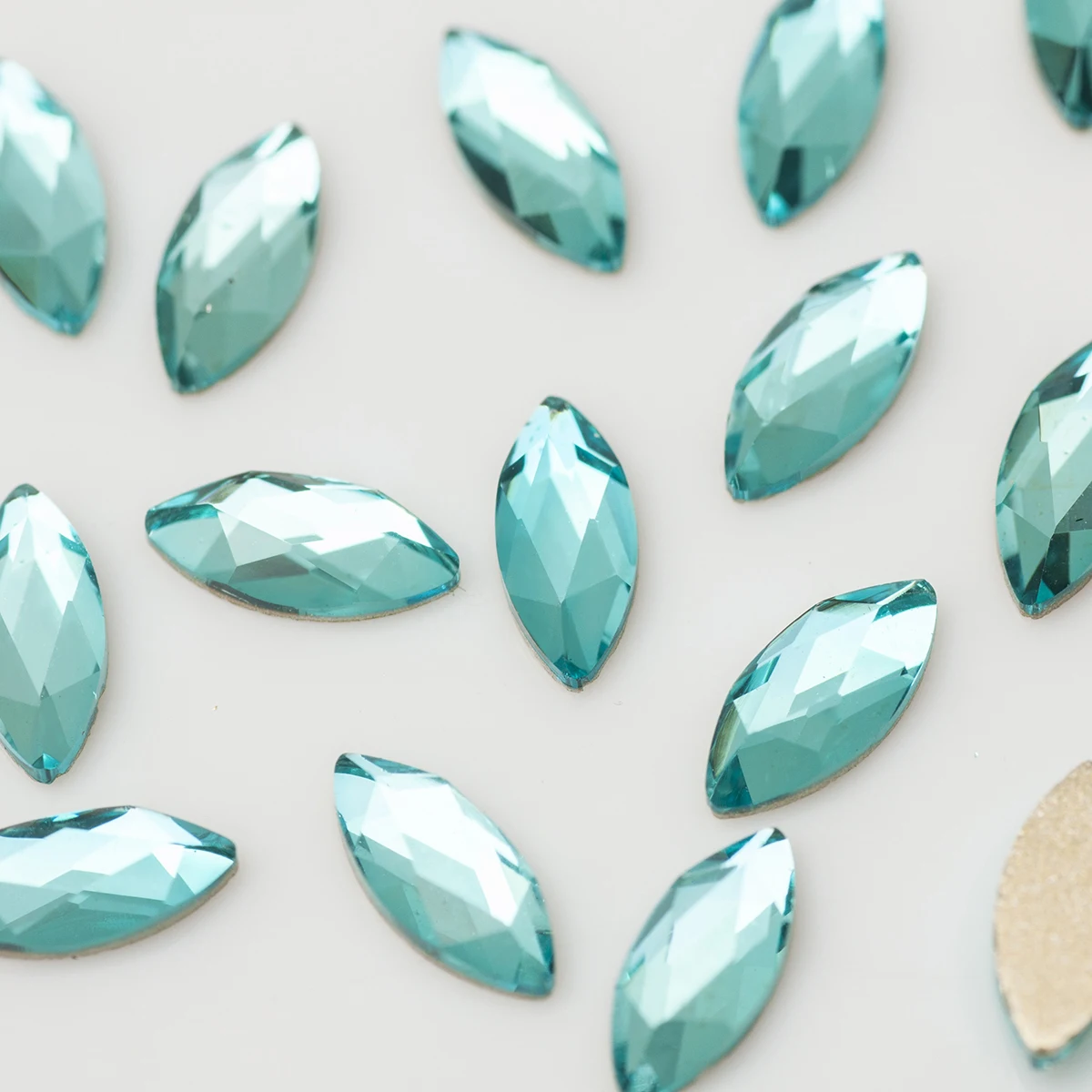 100 stücke Super Glitter Nail art Strass Pferd Augen Flatback Kleber Auf Kleid Glas Kristalle Für DIY Handwerk Tanzen Kleid – Detail 3