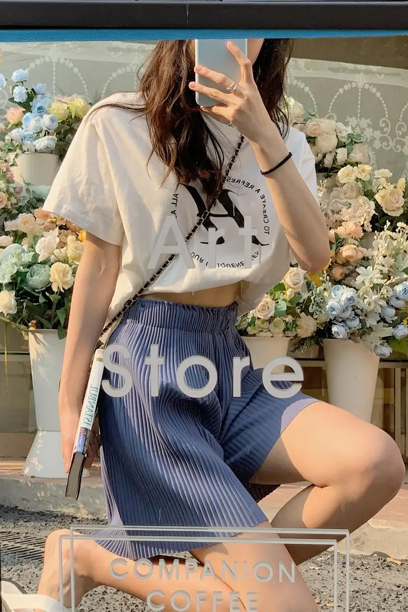 new Korean style pleated loose casual five-point pants Women\'s wide-leg shorts are thin and high-waist