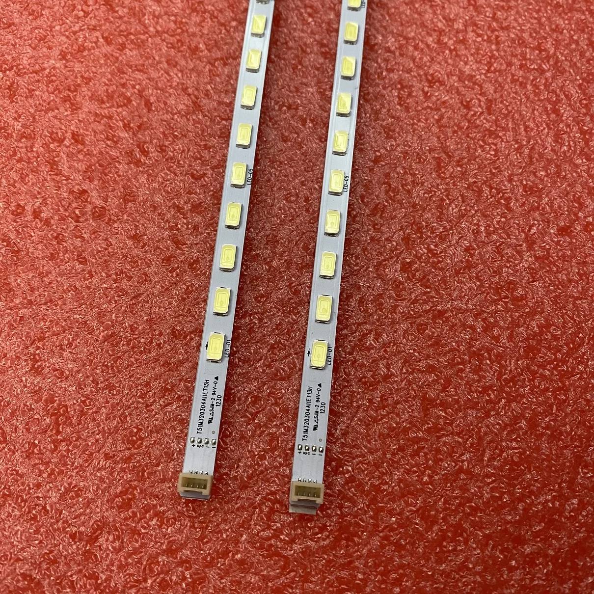 2pcs LED backlight strip For T51M320304AI1ET13H 67-725790-0A0 TOT32LB02 LVW320CSTT
