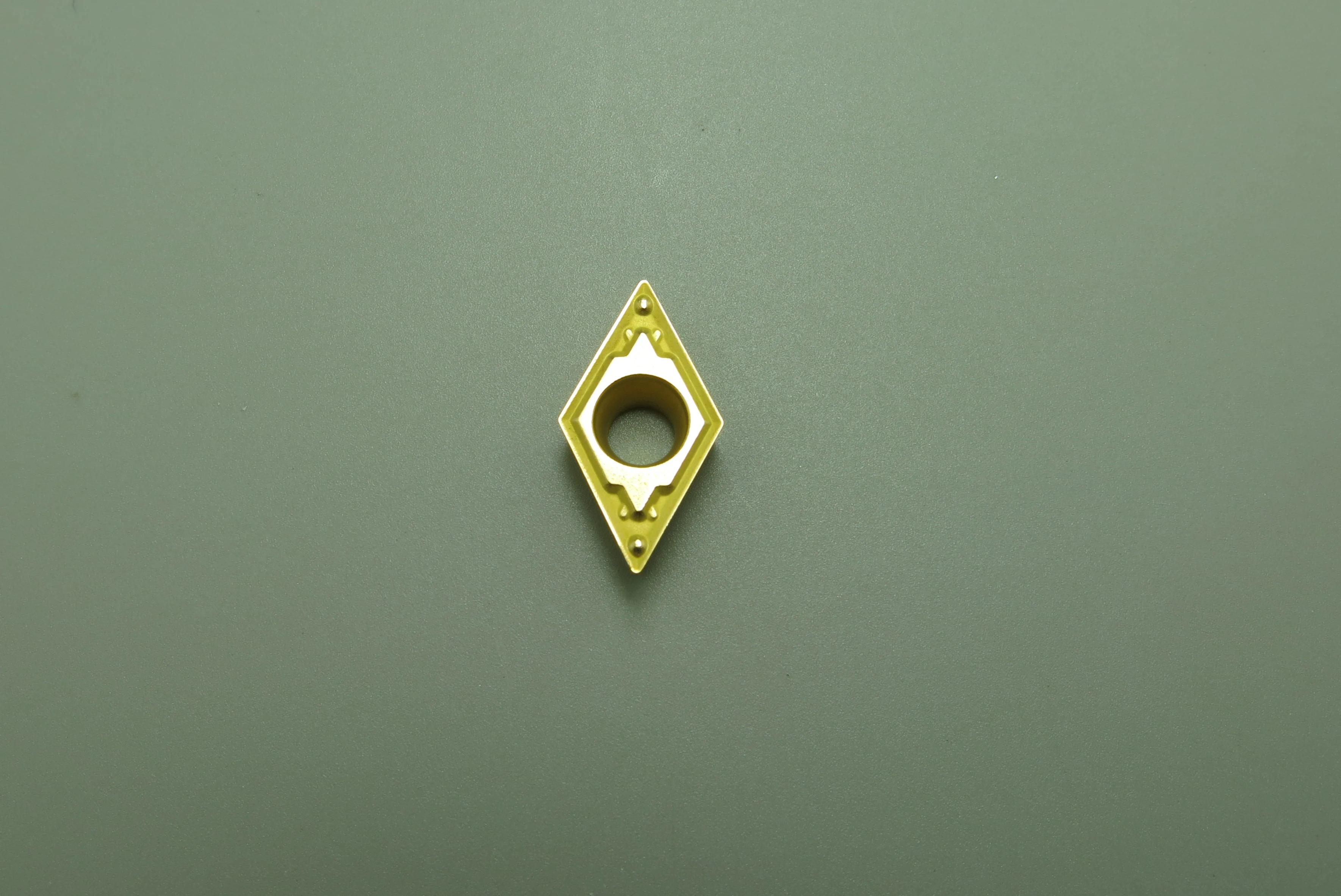 Inserti in metallo duro DCMT070204HQ CA / DCMT11T304HQ CA / DCMT11T308HQ CA utensili da taglio per tornio in lega a lama CNC 10 pz