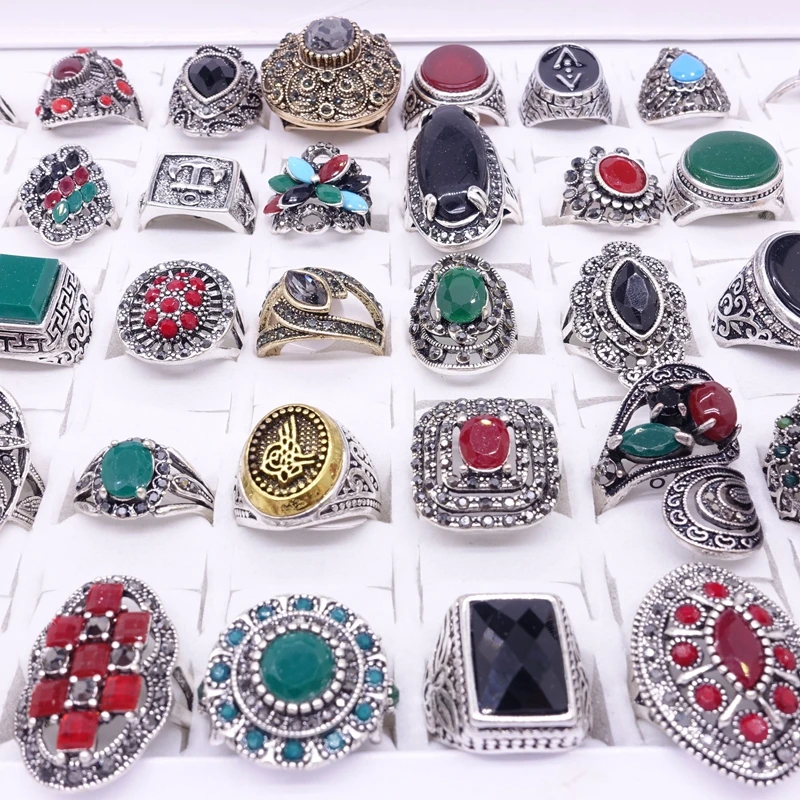 MixMax 50pcs/box Womens Rings Vintage Jewelry Mix Styles Party Favor Gifts Wholesale Lot with a Display Box Gold Silver Plated