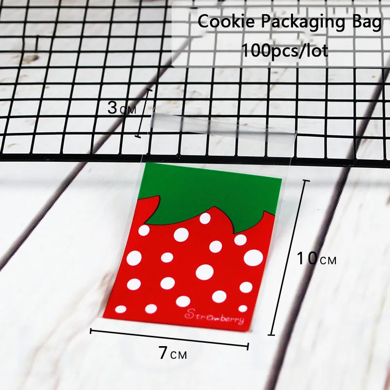 50pcs Cartoon Strawberry Pattern Cellophane Plastic Self-Stick Packaging For Biscuits Homemade Transparent DIY Cookie Candy Wrap