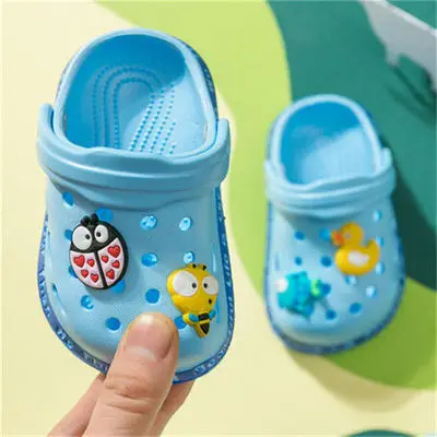 

2021 Fashion New Summer Children Cartoon Characters Cave Shoes Boys And Girls Slippers sandals two wear Antiskid Slippers Beach