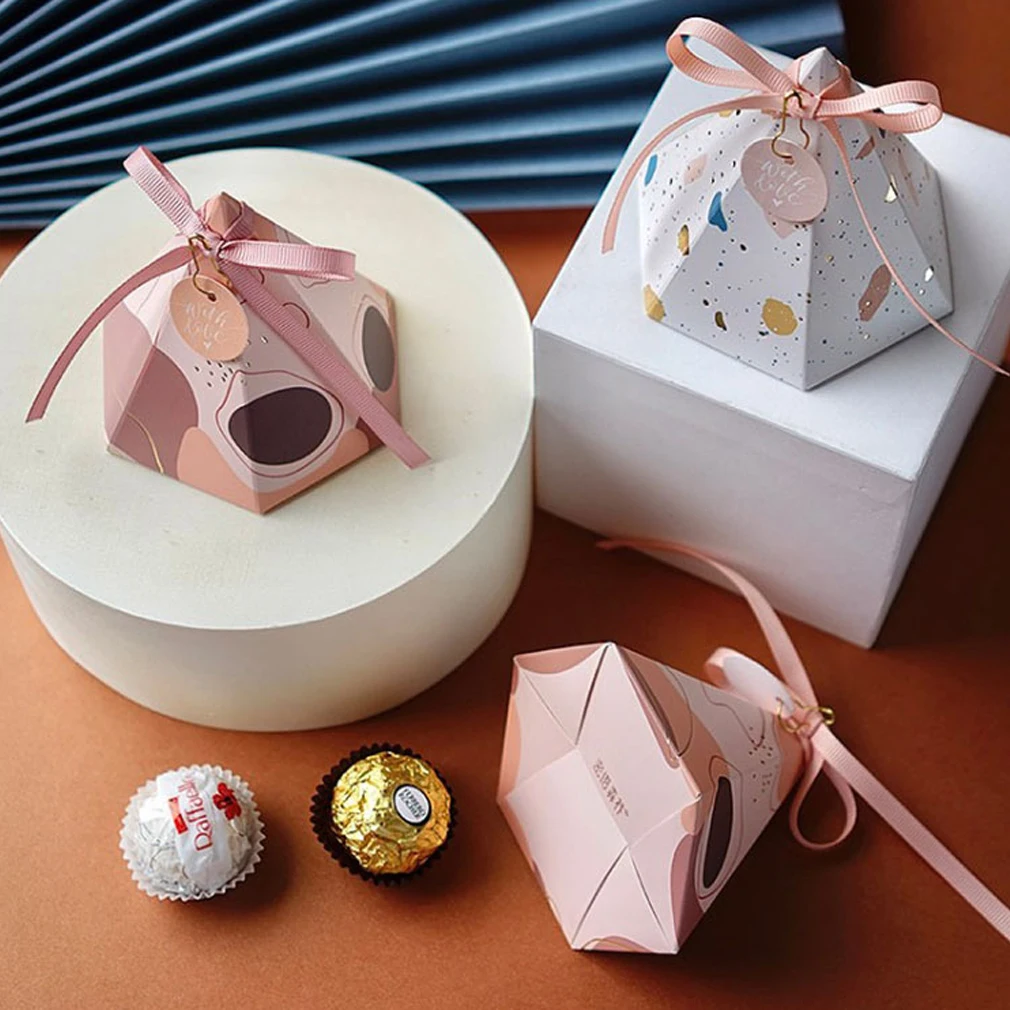 New Triangular Pyramid Marble Candy Box Wedding Favors and Gifts Boxes Chocolate Box Bomboniera Giveaways Boxes Party Supplies