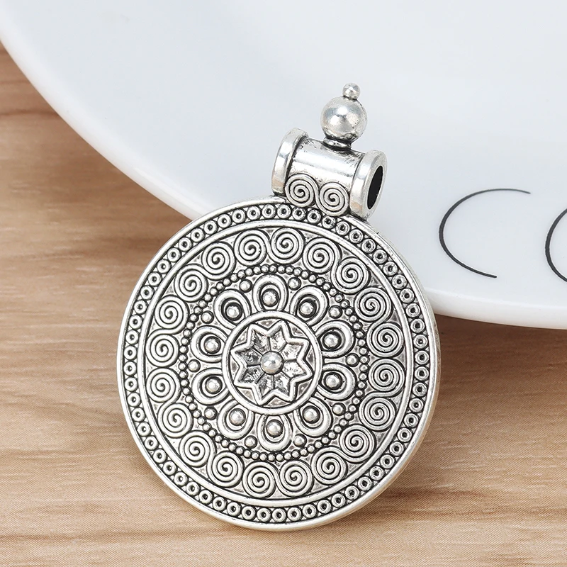 6pcs Bohemia Flower Round Circles Antique Silver Color Charms Pendants for Necklace Jewelry Findings Making Accessories