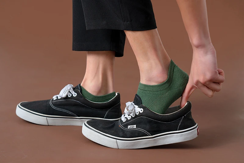 10 Paar Sommer-Herren-Mesh-Atmungsaktive Unsichtbare Socken, Modische Lässige Knöchel-Sport-Baumwollsocken, Schwarz-Weiße Socken für Männer – Detail 7