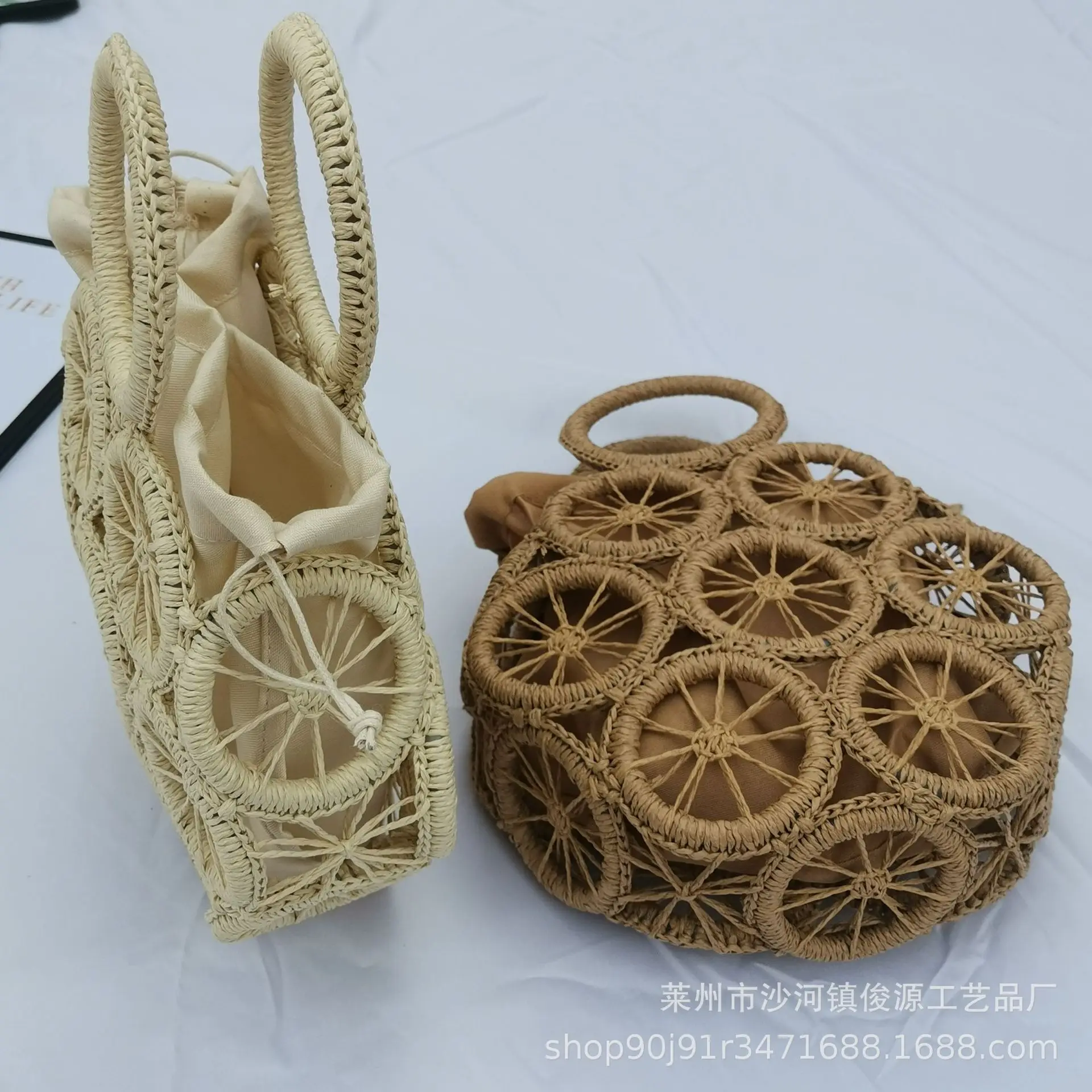 Рисунок 6 - Креативные круглые плетеные сумки из ротанга