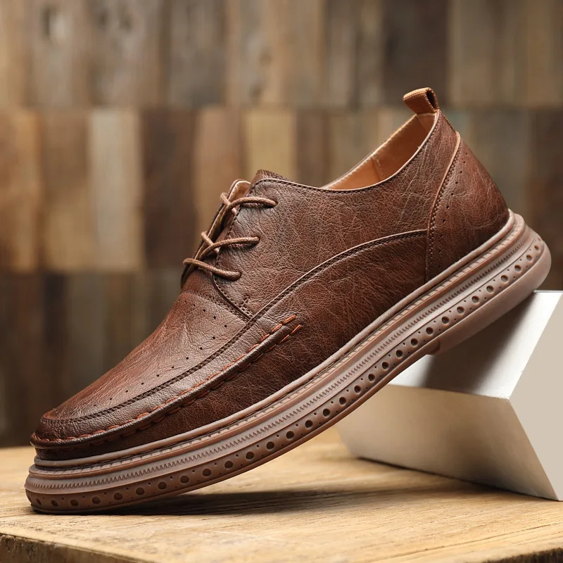 Men's shoes British style Joker warm winter brown tooling shoes men's casual leather shoes.