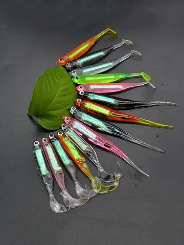 5Pcs/lot Fishing Soft Bait 7CM 7.5CM 1.7G 2.3G 2.7G T Tail fish Fishing Lures Rainbow Color Sequin Swing Fishing Spinner Bait