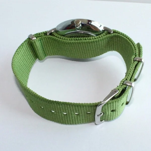 ساعة كوارتز للرجال والنساء ، حزام نايلون 20 مللي متر ، موضة