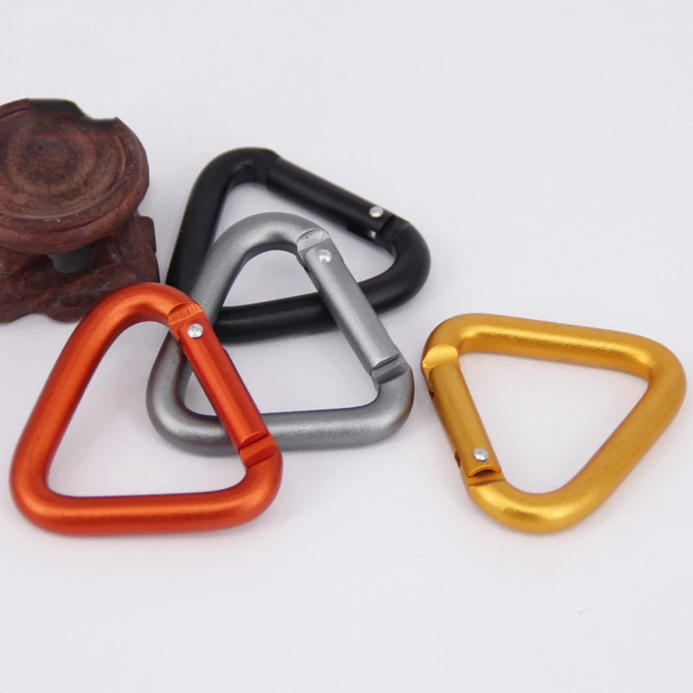 1 PC สามเหลี่ยม Carabiner Camping กลางแจ้งเดินป่าพวงกุญแจ Snap คลิปตะขอกาต้มน้ำหัวเข็มขัดหัวเข็มขัดหัวเข็มขัด Carabiner อุปกรณ์เสริม