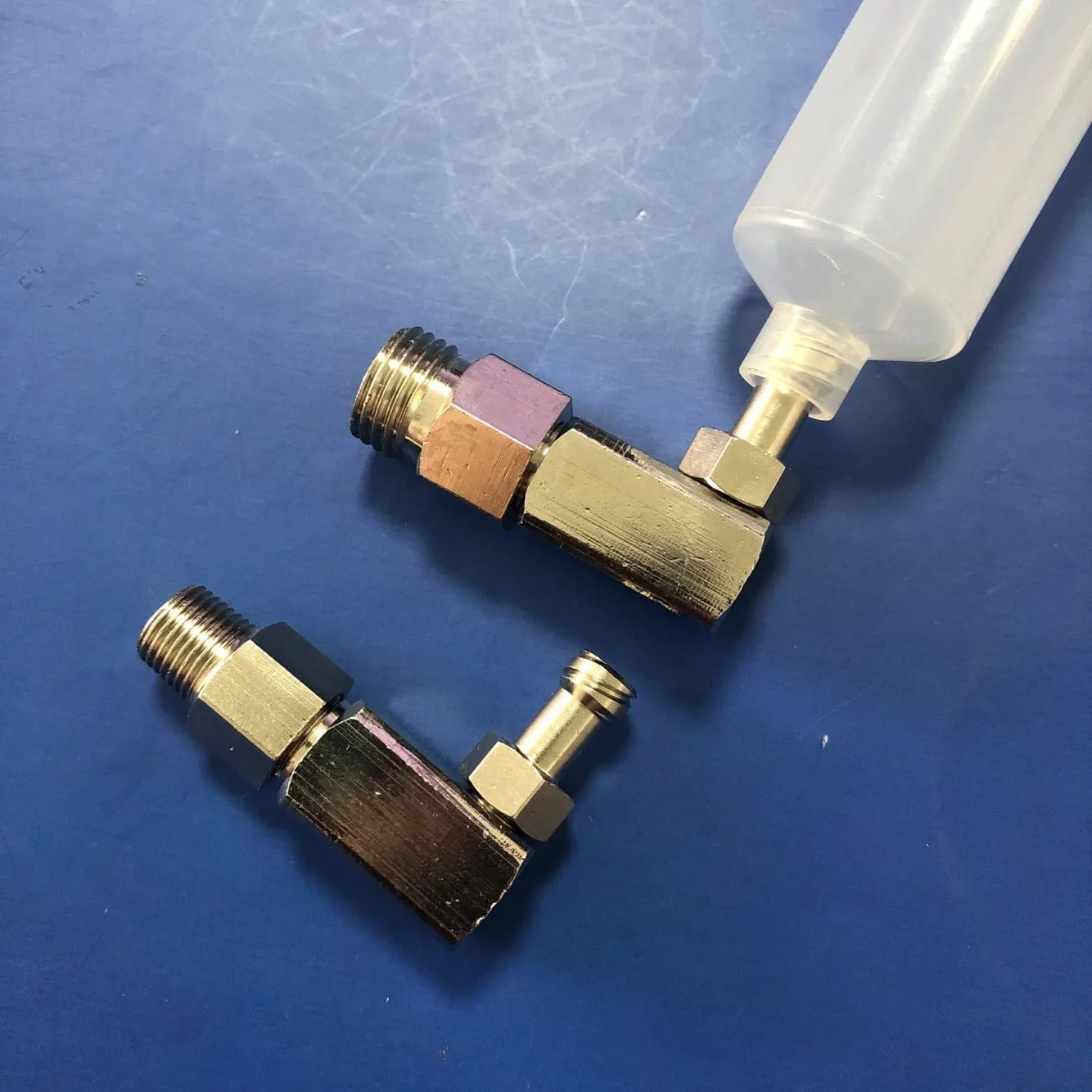 Syringe to G1/4  G1/8 dispensing valve L-type dispensing glue adapter