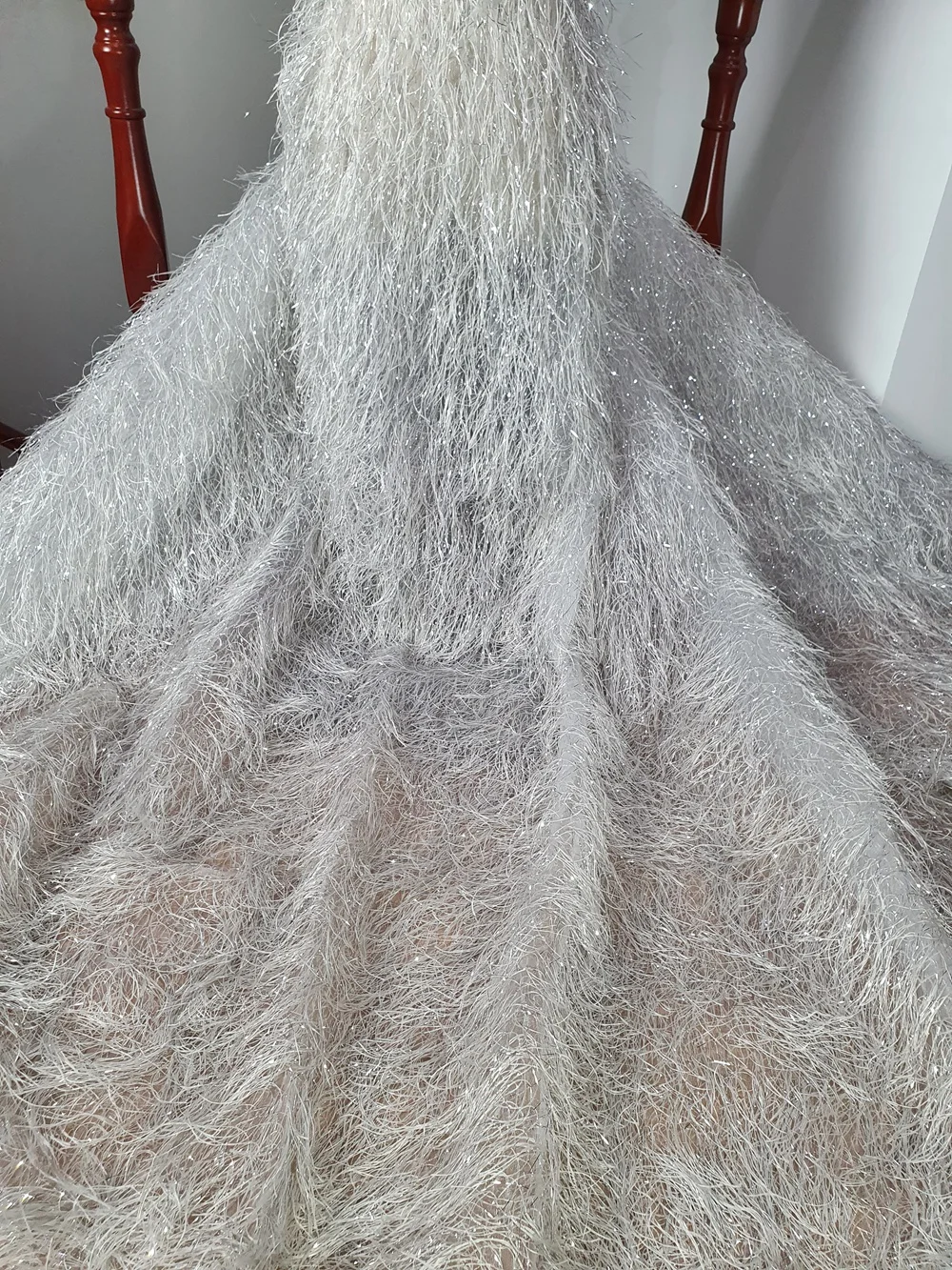 Tessuto 1 Yard grigio argento morbido Haut Designer tessuto di piume artificiali su misura per indumenti fai-da-te abiti da sposa abiti costumi