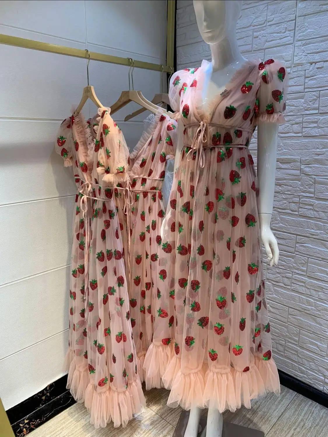 Maxivestido con lentejuelas y fresas para mujer, Vestido largo de cintura alta, malla bordada con cordones, Verano