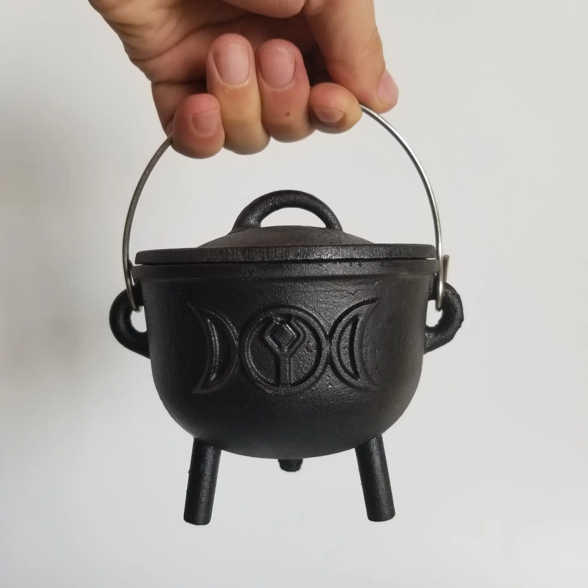 Cast Iron Cauldron with Lid Handle Moon Phase Witch Pot Incense Burning Pot for Spells Smudging Ritual Blessings