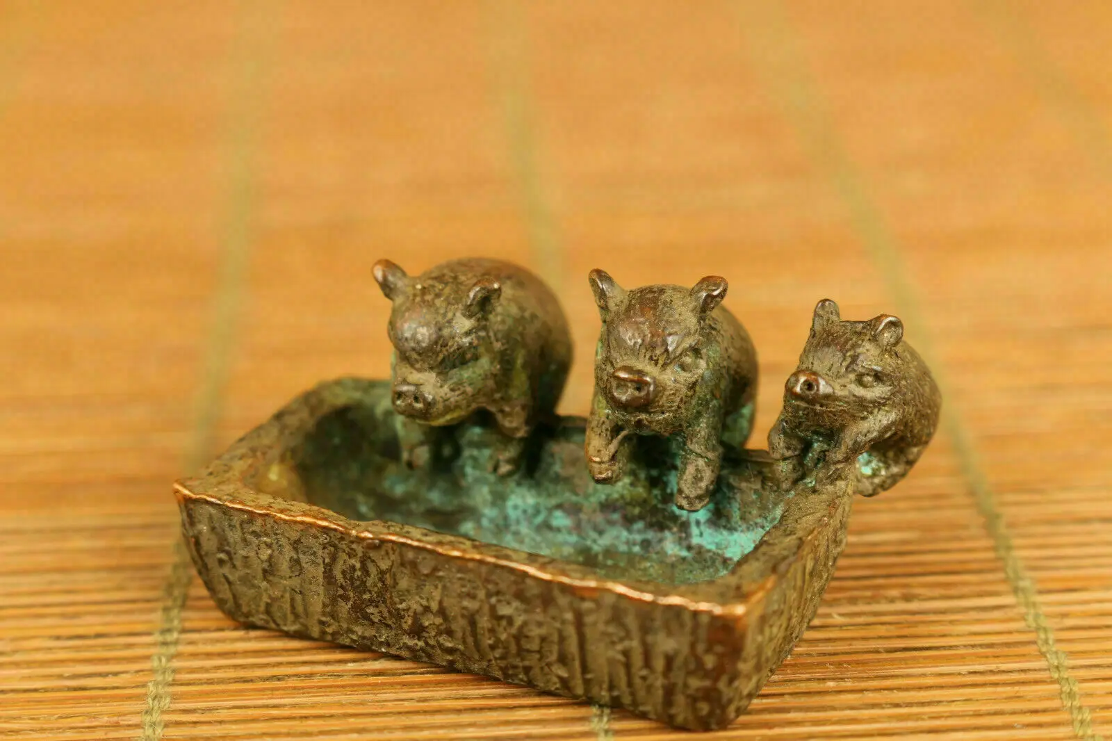 Bronze Hand Casting Three-Pig Propitious Statue Netsuke Table Decoration Craft Unique Home Decor Item
