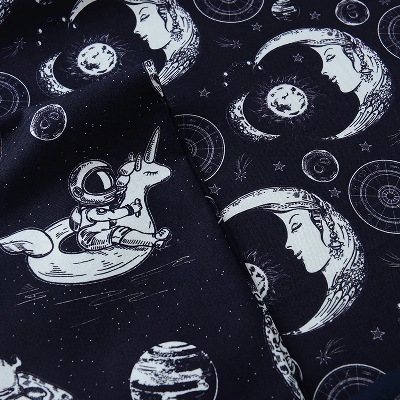 Tela de algodón hecha a mano con estampado Digital de astronauta, ropa de costura de dibujos animados, vestidos por metros, blanco y negro