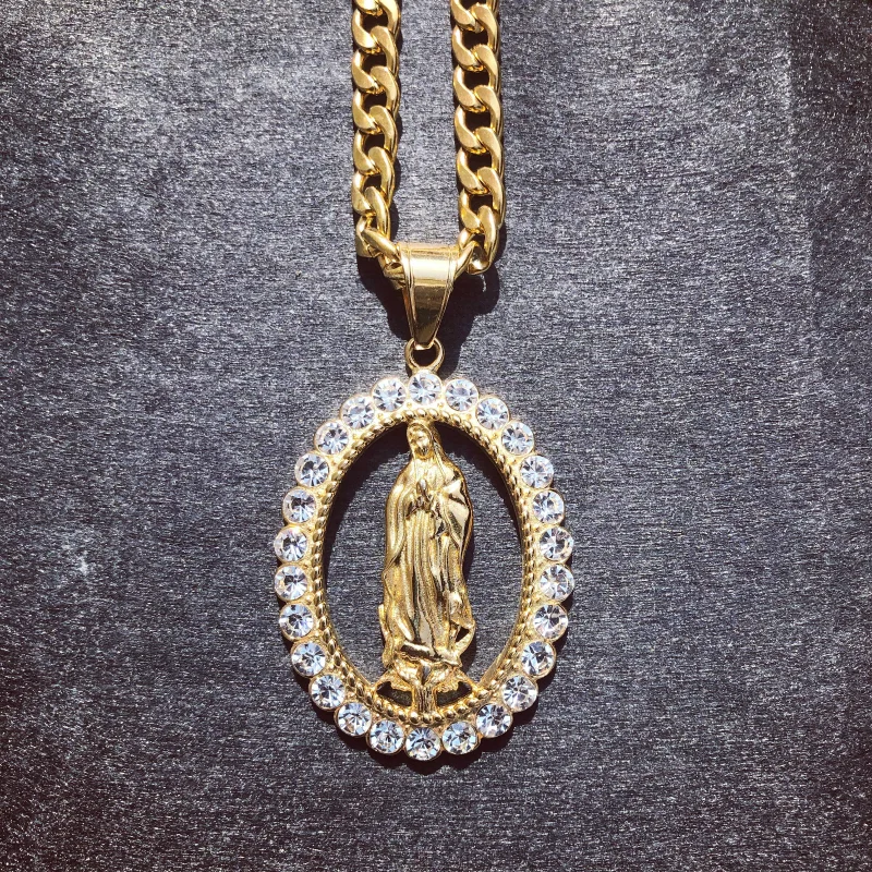 

Golden Figure Head Portrait Fashion Diamond Titanium Steel Jeweled Pendant Men's and Women's Necklaces