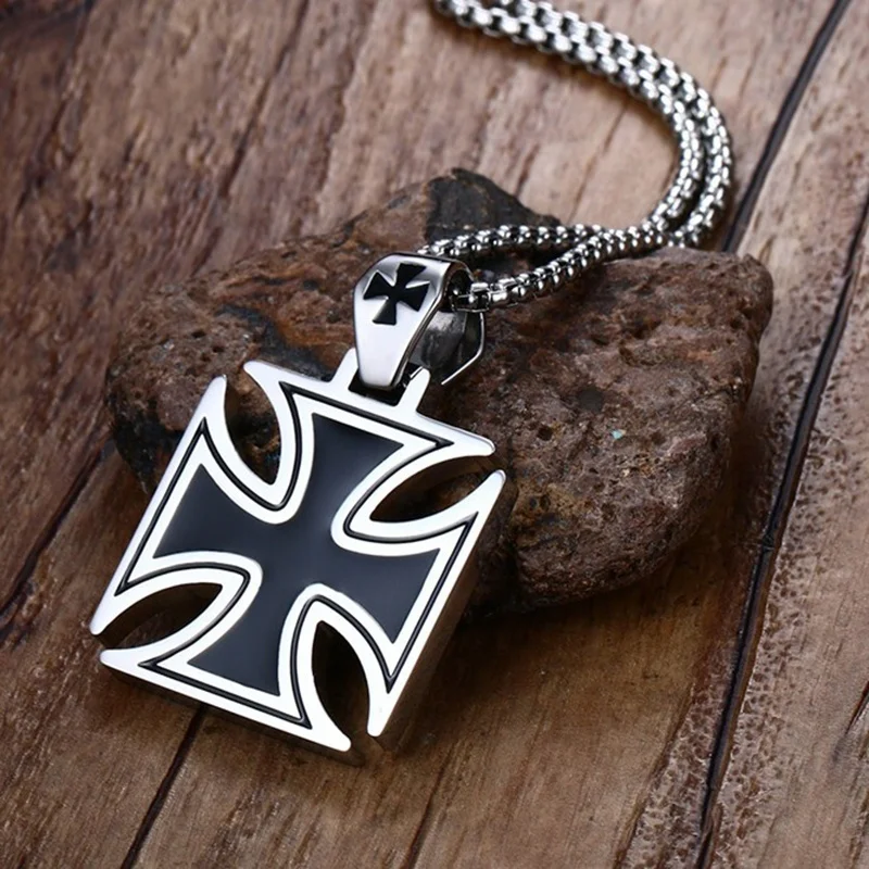 Punk Black Knight Cross Pendant Necklace for Men Fashion Casual Amulet Jewelry Gift