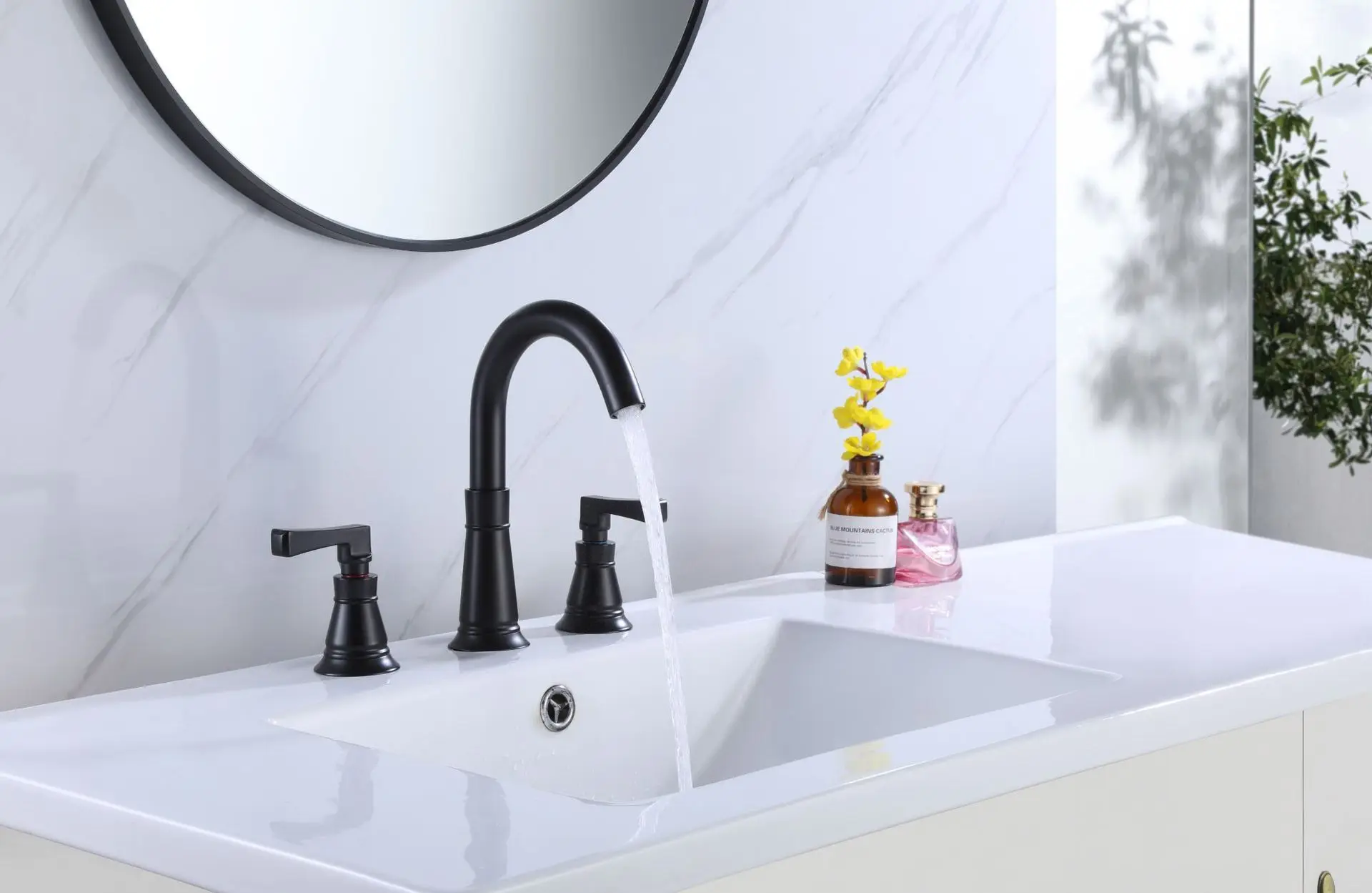 Modern Black Brass Bathroom sink faucet 3 Holes 2 Handles Cold hot water wash basin Faucet High Quality Copper Lavabo faucet