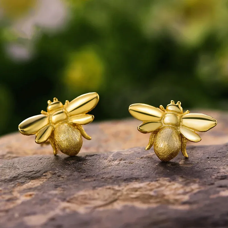 Huitan Einfache Modische Bienen-Ohrringe für Frauen Metallischer Stil Lustige Ohrringe Hochwertige Ohrschmuck-Accessoires Dropshipping