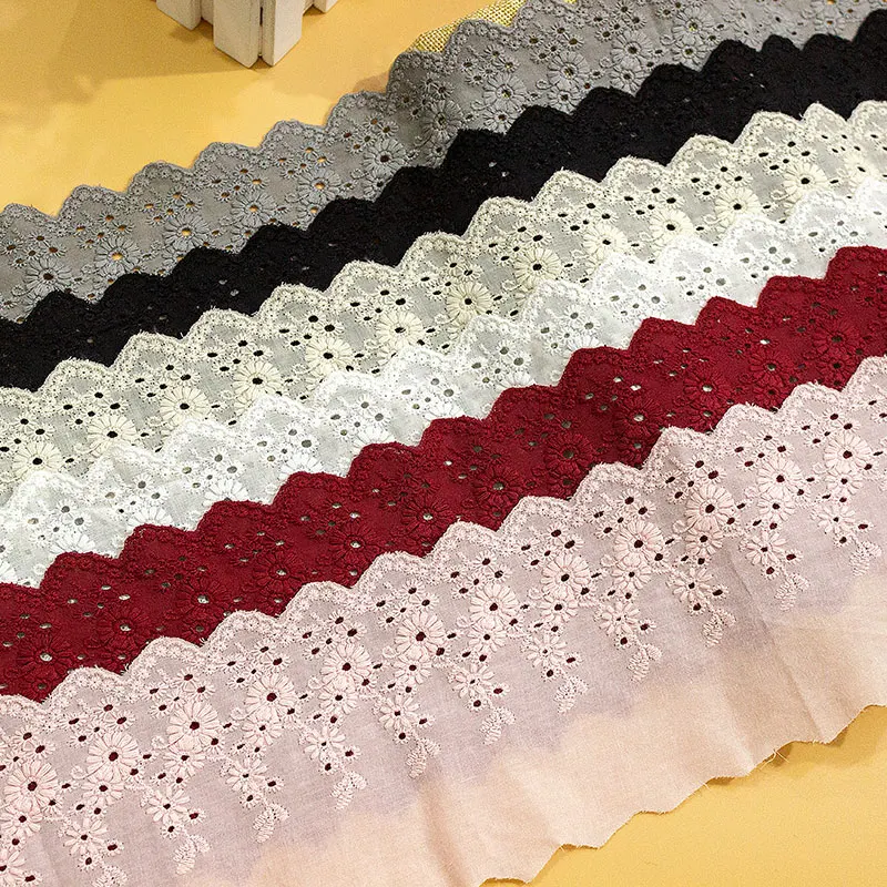 5 yardas de encaje hecho a mano de 11 cm de ancho, accesorios de ropa DIY, tela decorativa de algodón con bordado de crisantemo pequeño para cortinas y sofás.