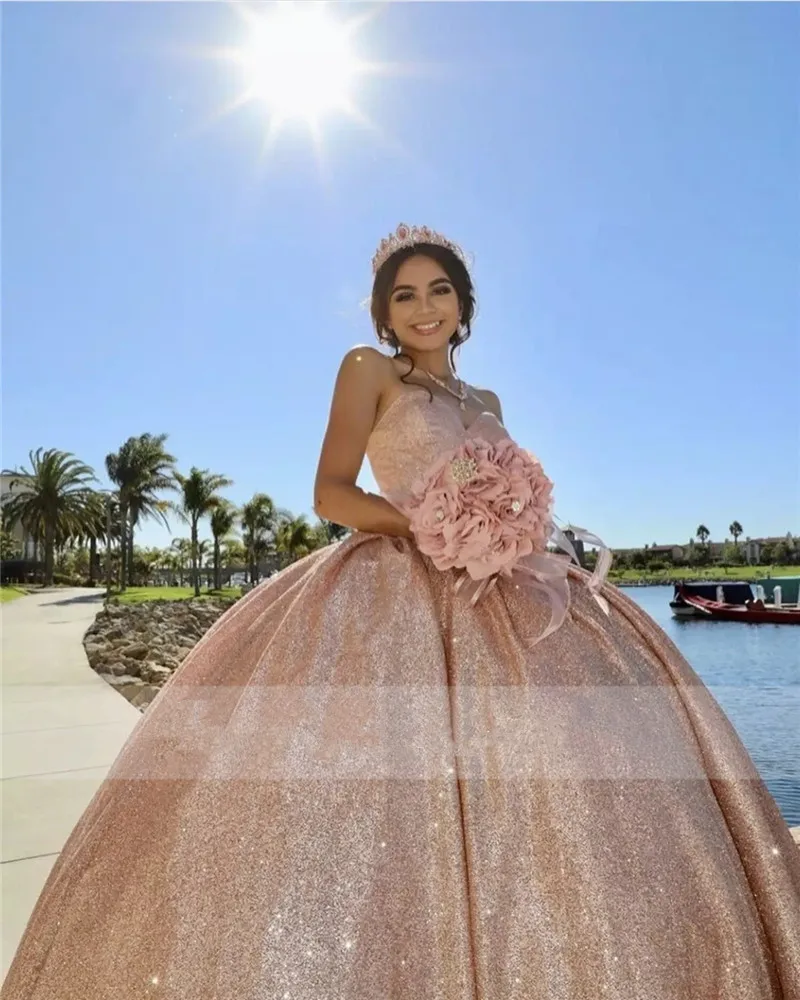 Rose Gold Quinceanera Kleider 2021 Schatz Pailletten Süße 15 16 Kleid Backless Puffy Rock Birhtday Party Ballkleid Prom Kleid