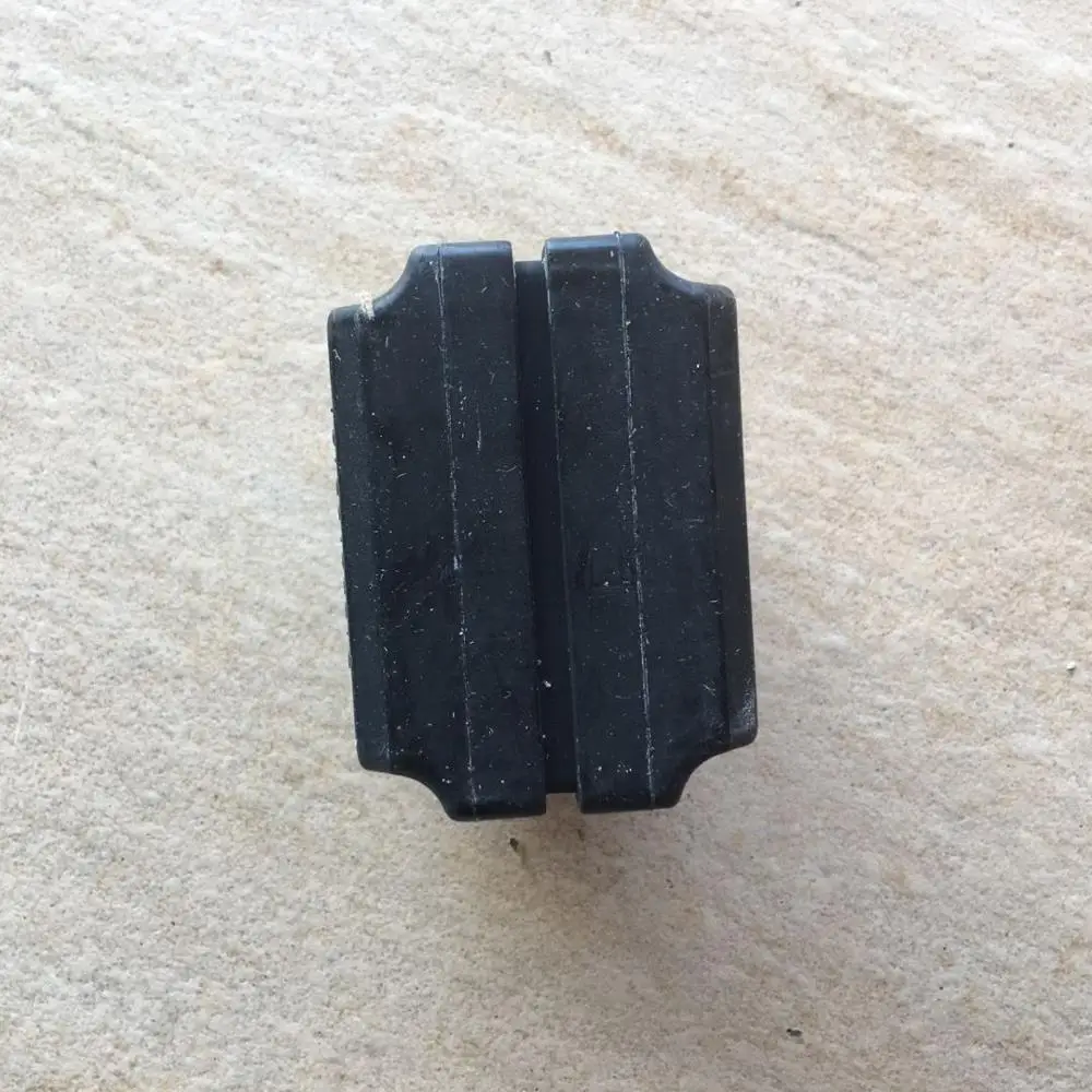Front Stabilizer Anti Sway Bar Bush for BM 7 Series F01 F02 F03 F04 31356793101 Stabilizer Bushing 2 pc