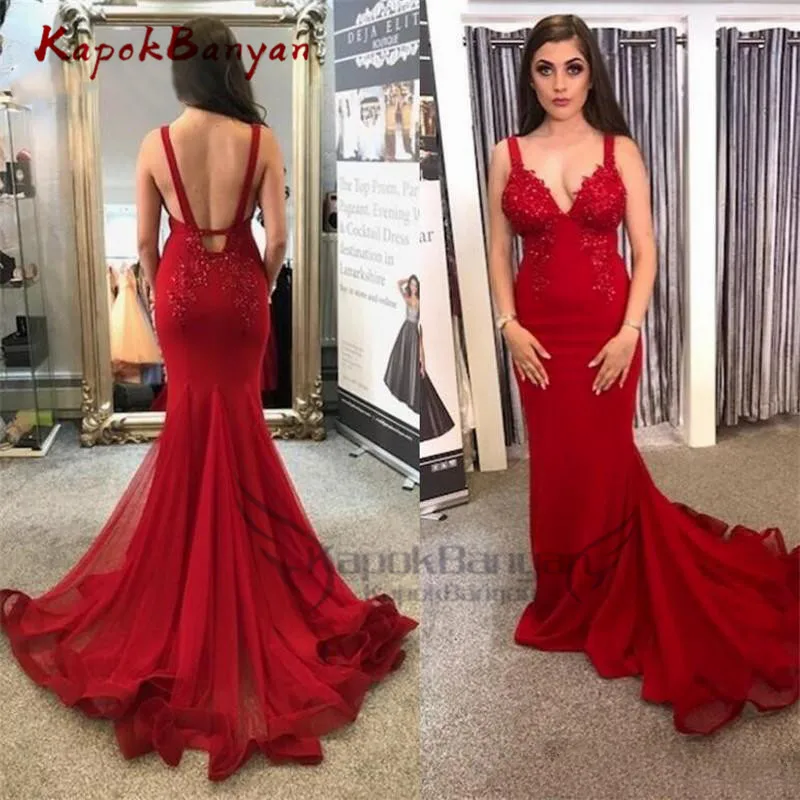 Charming vestidos de baile vermelho sereia apliques de renda frisado vestidos formais de noite alças espaguete tule longo sem costas