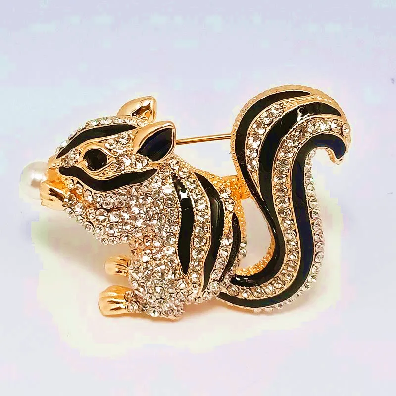 

1Pcs Golden Squirrel Brooch Badge Personality Diamond Enamel Brooch Cute Animal Brooches Clothing Accessories Collar Pin Jewelry