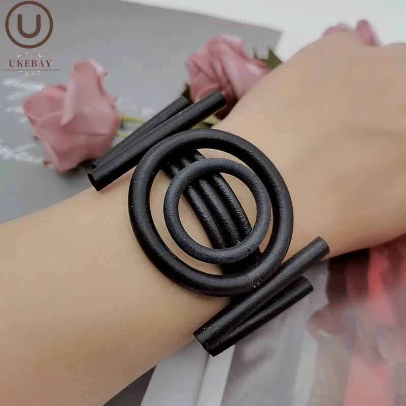 

UKEBAY New Gothic Charm Bracelets Designer Original Bangles Black Chain Handmade Rubber Jewelry Geometric Leather Bracelet Gifts