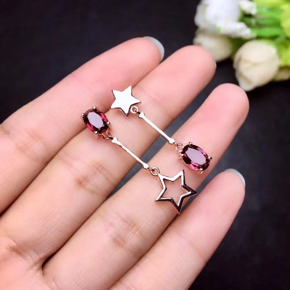 

Серьги из серебра 925 пробы с натуральным гранатом, 5 х7 мм