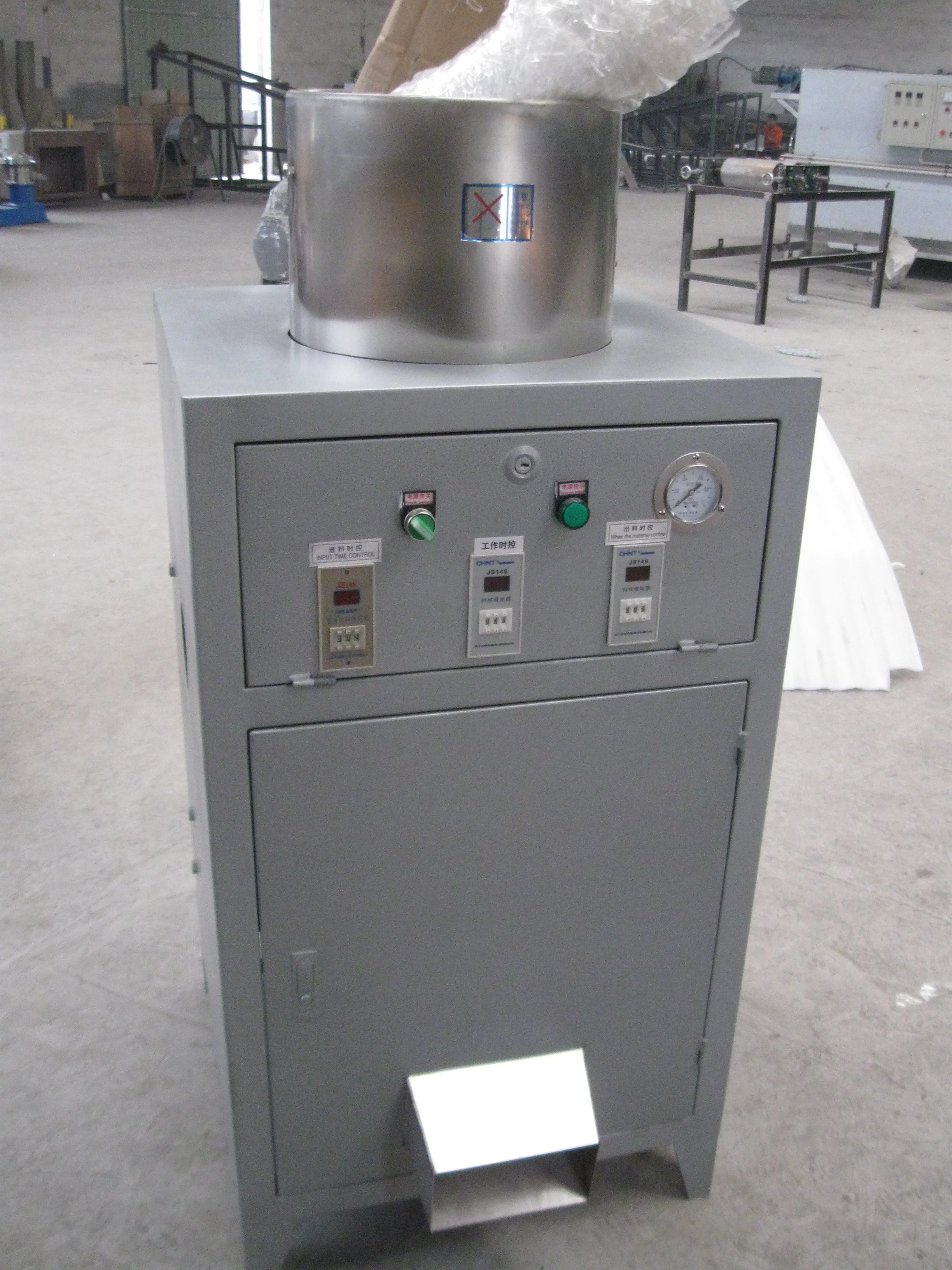 Pneumatic Automatic 100-150kg/h Cashew Nut Peeling Machine