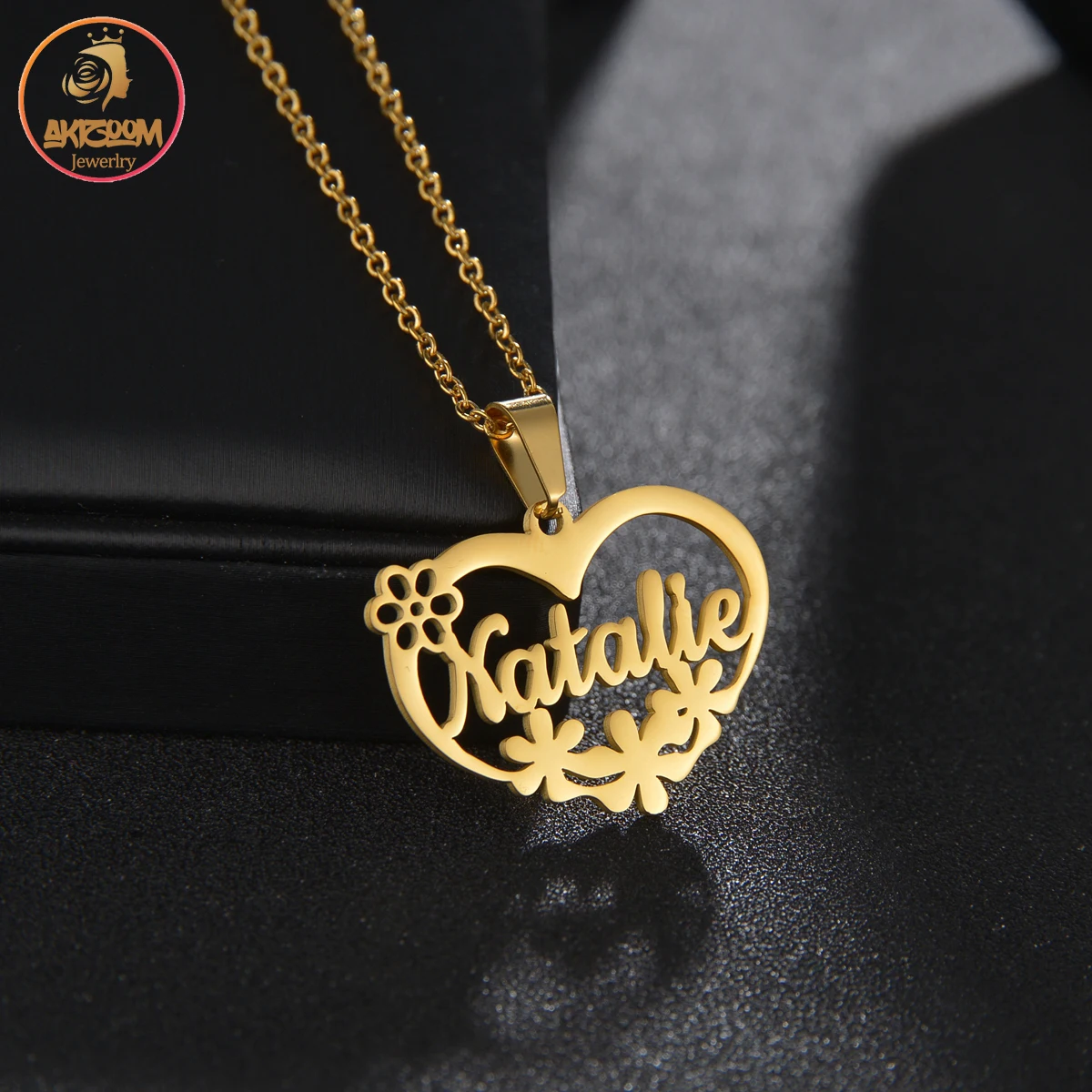 Akizoom Custom Name Love Heart Necklace Hook Flower Nameplate Pendant for Women Letter Charm Chain Jewelry Customized Gift