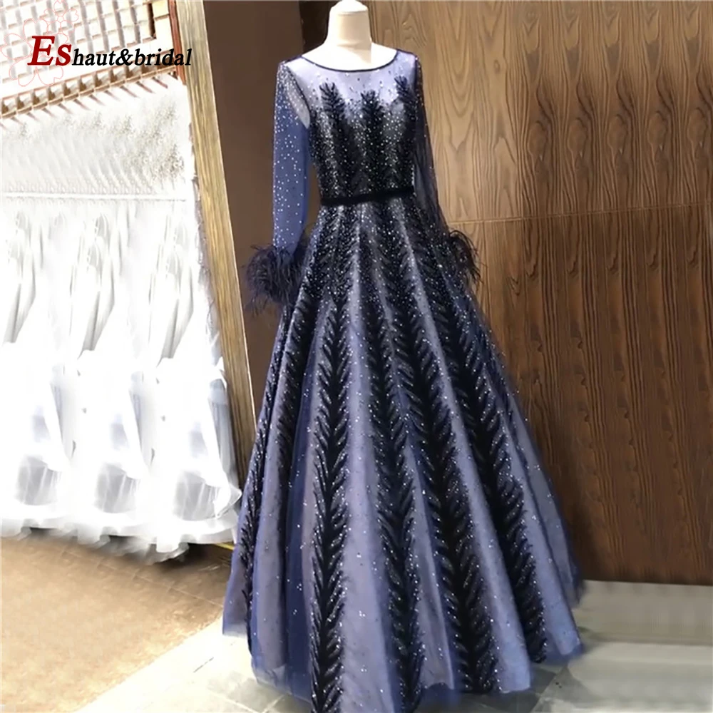 Elegant Dubai Evening Night Dress 2023 Long Sleeves A-Line O Neck Velvet Crystal Side Pockets Feathers Formal Party Gowns