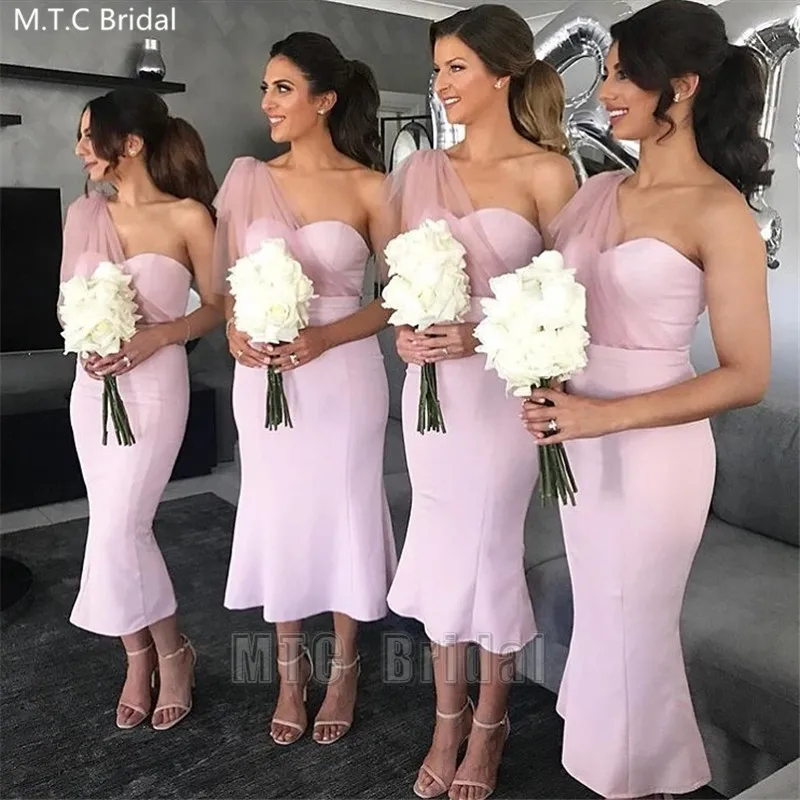 Kurze Staubigen Rosa Brautjungfer Kleider Eine Schulter Mantel Tee Länge Anpassen Maid Of Honor Kleid Plus Größe Hochzeit Party Kleider